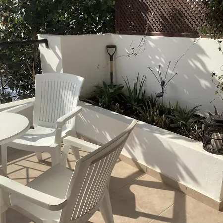 Urban Nest - Near Gsp & General Hospital *