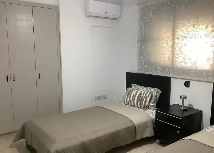 Urban Nest - Near Gsp & General Hospital Laxia