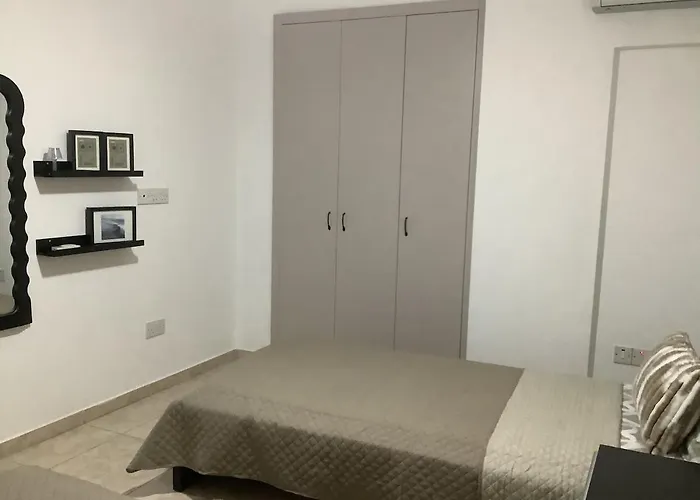 Urban Nest - Near Gsp & General Hospital Laxia